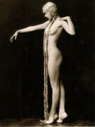Alfred Cheney Johnston_1927_Ziegfeld Follies Girls_Evelyn_Groves.jpg